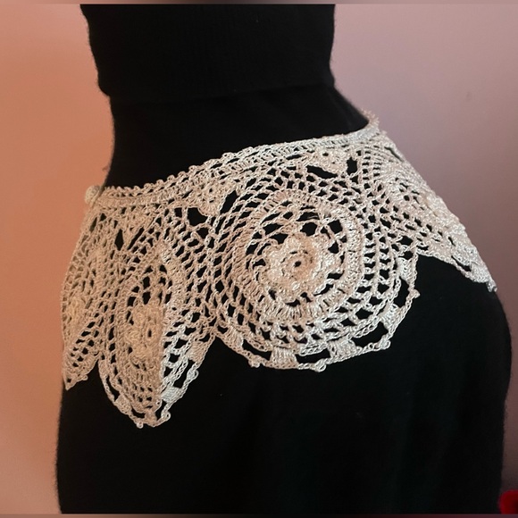 Vintage Crochet Lace Collar - Picture 3 of 7
